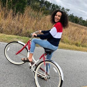 Meet your Posher, Julia